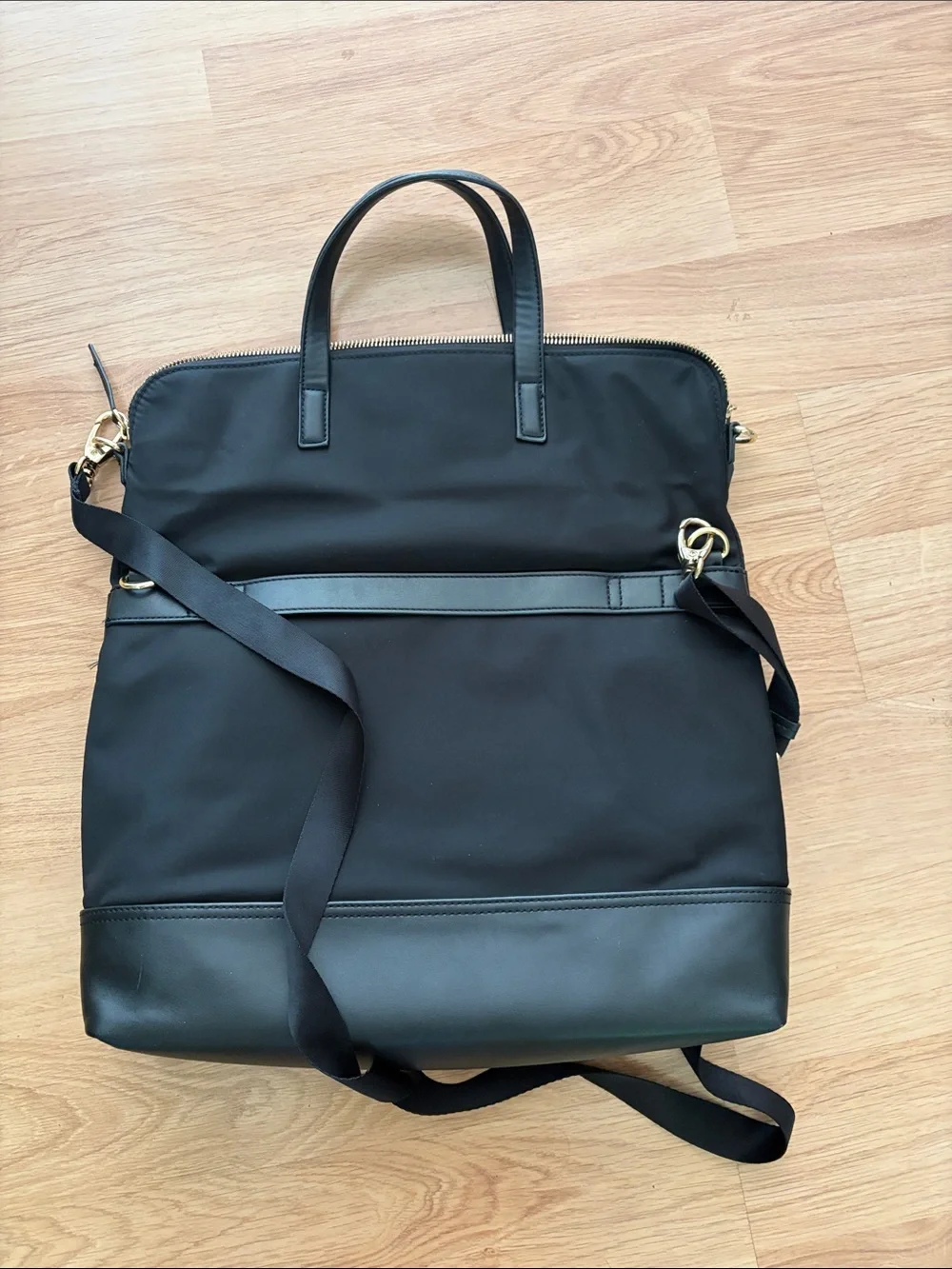 Targus Black Nylon Laptop Tote with Gold Hardware